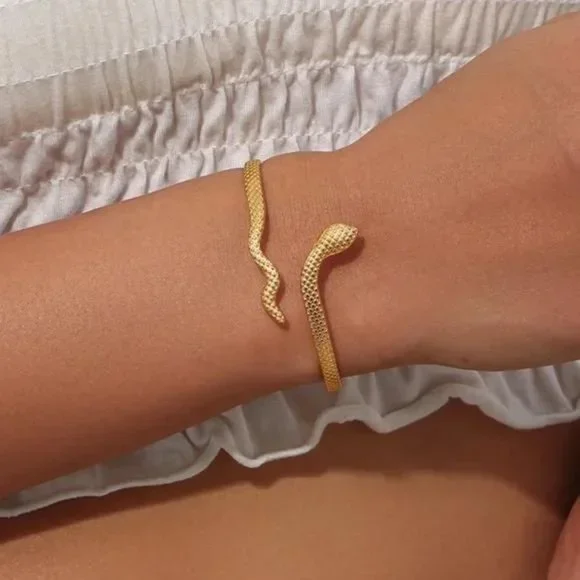 NEW ADJUSTABLE 18K GOLD SNAKE BANGLE CUFF BRACELET, NICE BRACELET, CUTE BRACELET - Picture 3 of 6